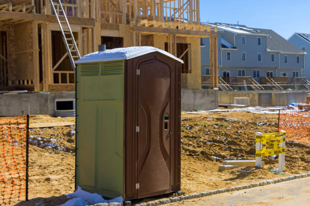 Portable Toilet Options We Offer in Wolcottville, IN